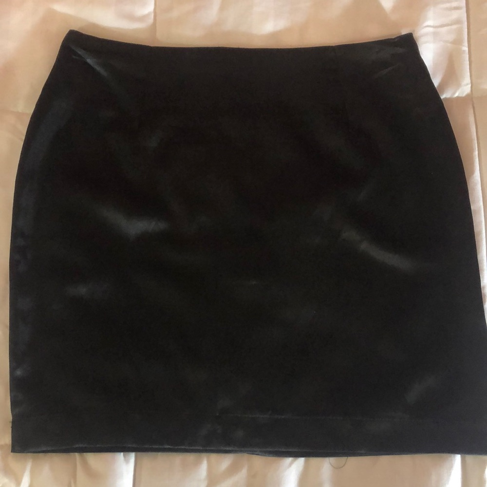 Silk black bodycon skirt